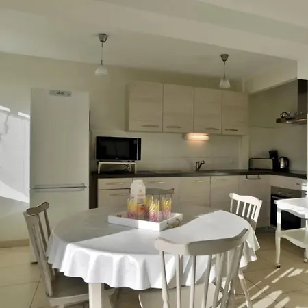 Holiday home 2 Le Logis Des Grenouilles *